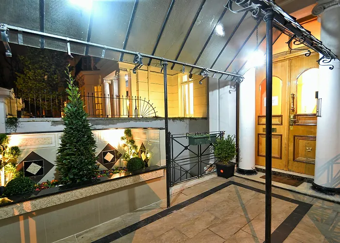 Hyde Park Apartments